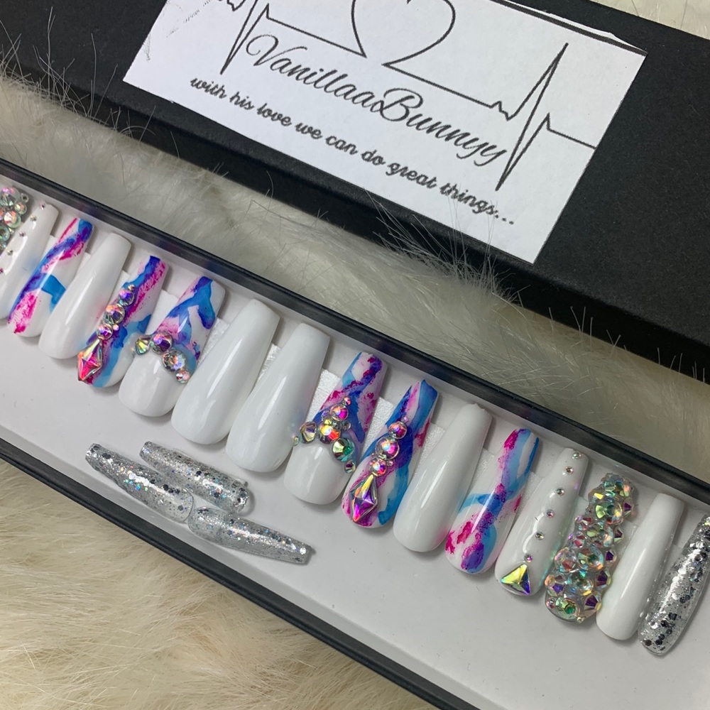 Tie-dye press on nails